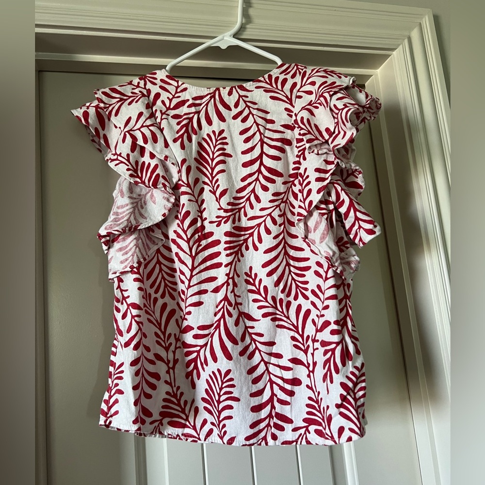 Red & White pattern ruffle sleeve top